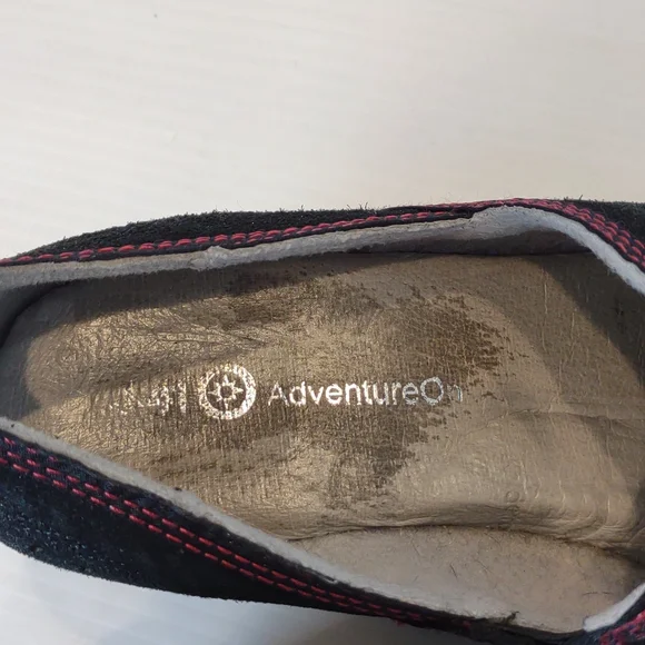 J-41 Black and Red Mules - Picture 8 of 16